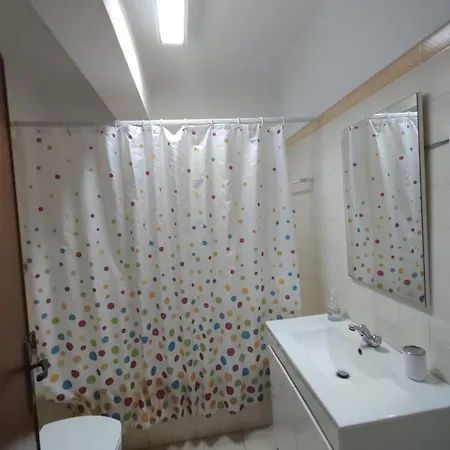 3 Bedrooms Balcony Flat アパート
