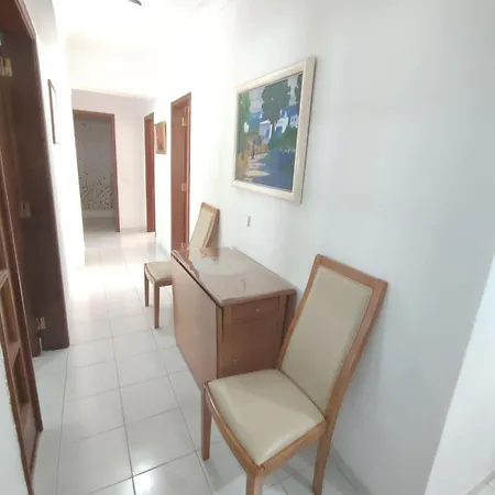 3 Bedrooms Balcony Flat * ラゴス