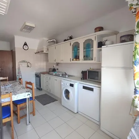 3 Bedrooms Balcony Flat ラゴス